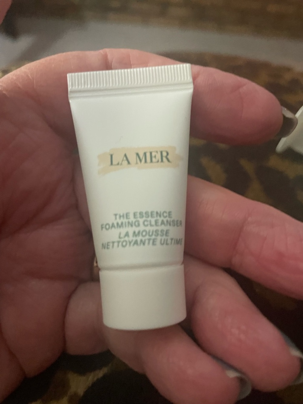 La Mer The Essence Foaming Cleanser - Seafoam Green Box